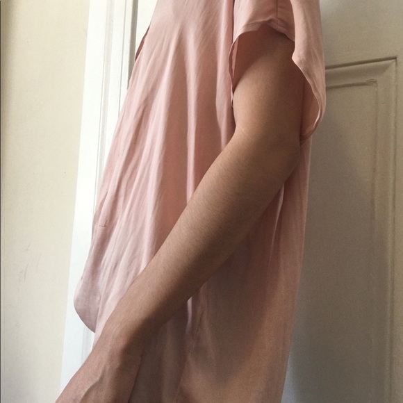 Forever 21 Plain flowy v-Neck Pink blouse - Picture 2 of 6